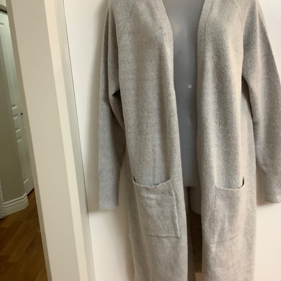 Cloth brand Lovely long soft cardigan MEDIUM light grey color - Picture 6 of 11